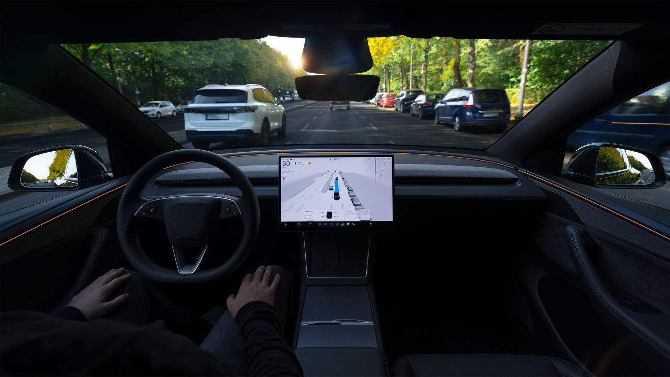 Tesla FSD získala predbežné povolenie aj na Slovensku. Čo to znamená pre vodičov?